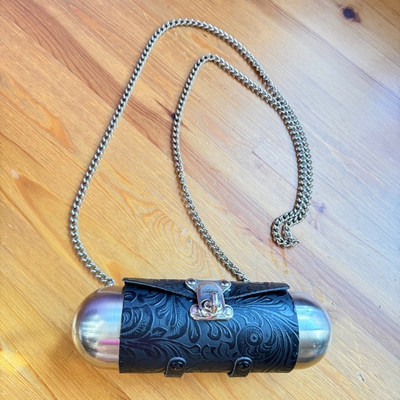 geranium Handbags - Geranium vintage black and silver metal and steel capsule bag